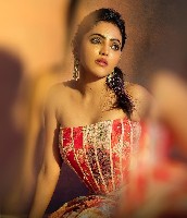 Athulya Ravi Pics